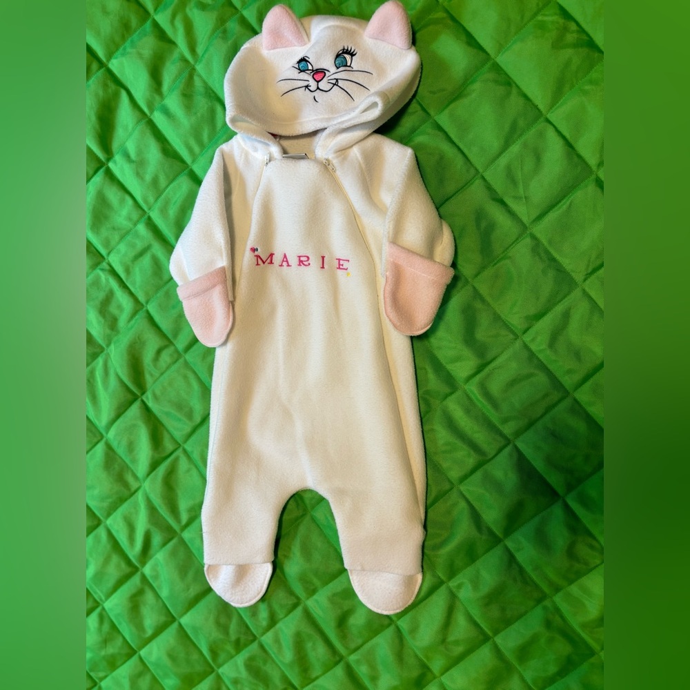 Adorable aristocats Disney vintage Halloween costume or snow bunting size 24 mo.